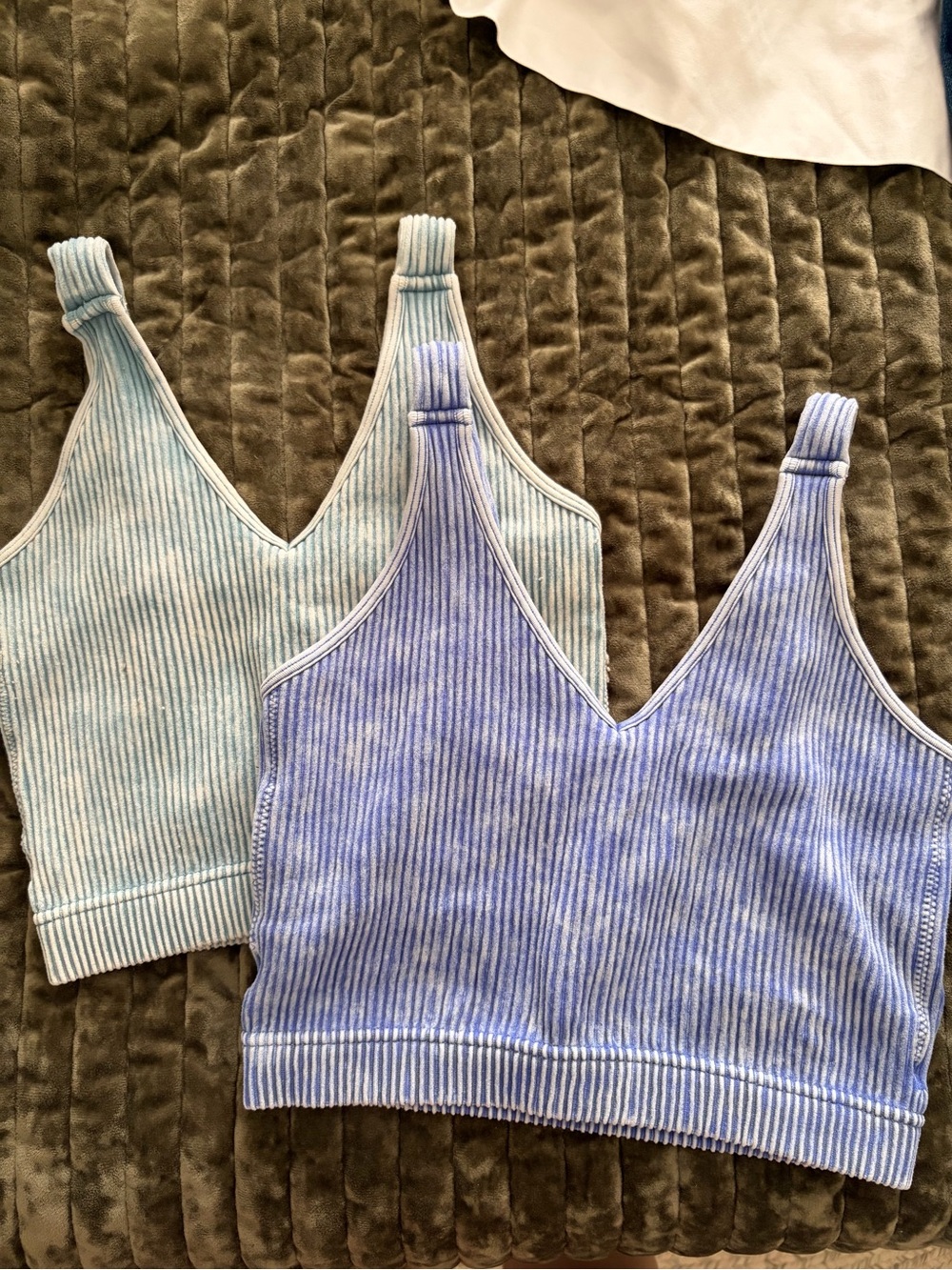 Zenana Outfitters Ribbed V-Neck Crop Tank — Blue & Light Blue